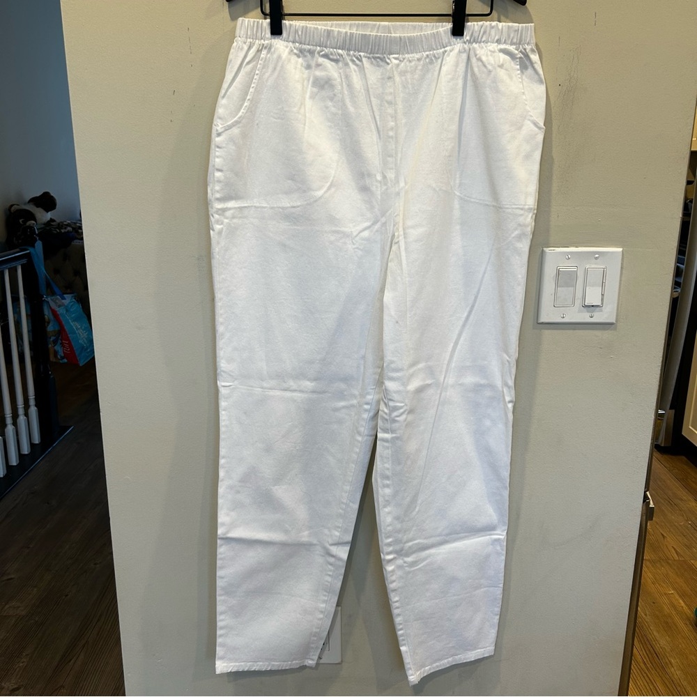 NWOT d&co Women's White Jeans Jeggings elastic waist pockets. Size Plus 1X.